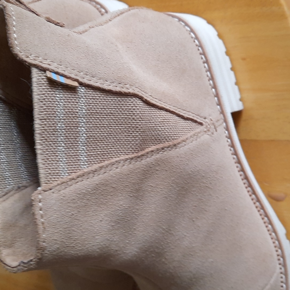 TOMS Booties - Picture 7 of 11